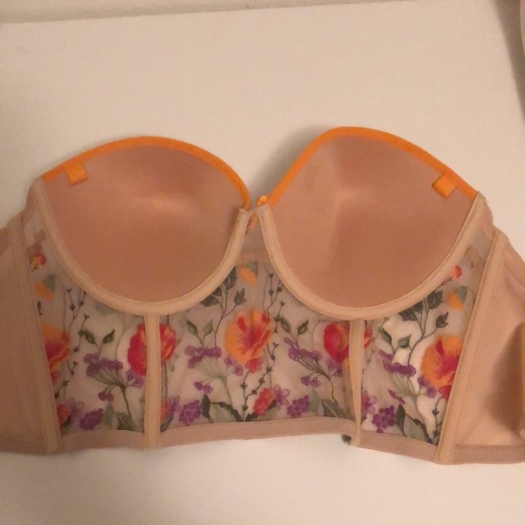 Bustier - Picture 2 of 3